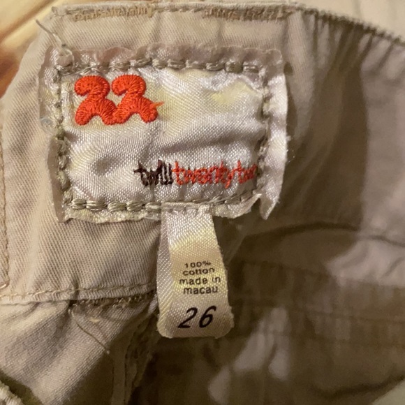 Twill Twenty Two cotton khaki cargo capris - Picture 3 of 3